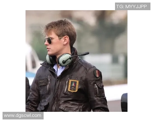 意大利足球明星中谁的颜值最高最受欢迎的帅哥球员盘点